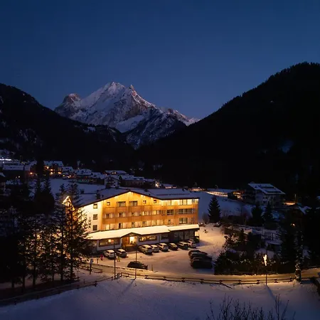 Hotel Dolomiten Irma 3*